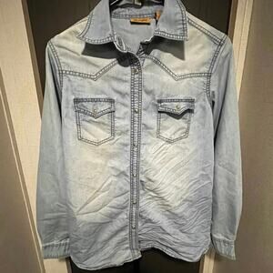 Women’s Wrangle Button Down